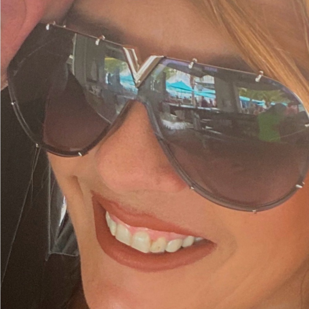 Louis Vuitton Black Sunglasses Modern Aviator Style - Picture 17 of 17